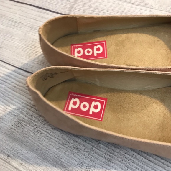Pop Flats.( Size 8 Medium ) - Picture 3 of 4